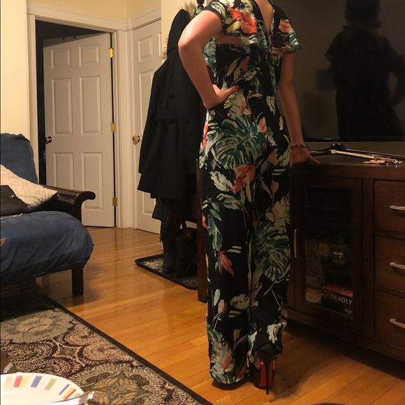 Fancy Floral Jumpsuit - Picture 5 of 10